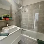 B147 I Freeparking Apartman *