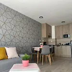 B147 I Freeparking Apartman *
